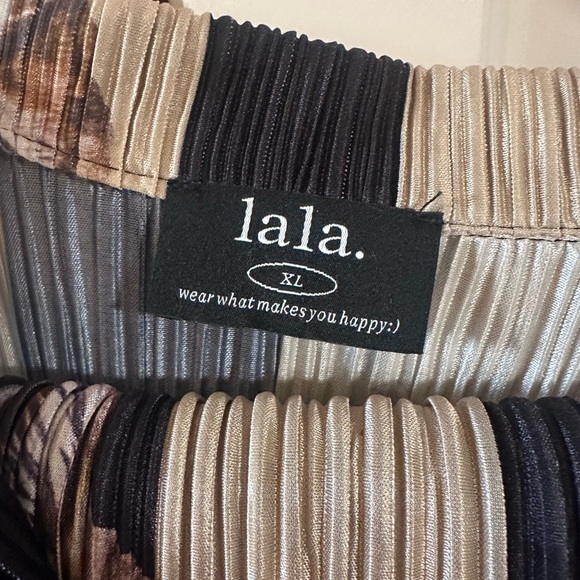 Dressed in Lala Plissé Set in Pretty Kitty XL - Picture 4 of 5